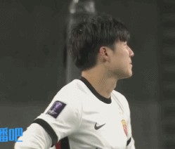 j9九游会官方登录哎呀我去😖1分钟丢2球&中圈开球丢球 海港新援明天“痛苦面具”