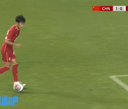 j9九游真人游戏第一平台4分钟2球！万项破门国少2球领先，张旭尧边路突破倒三角助攻