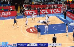 九游会·j9官方网站内外开火！米奇冲击内线献滑翔劈扣 随后外线三分空心入网